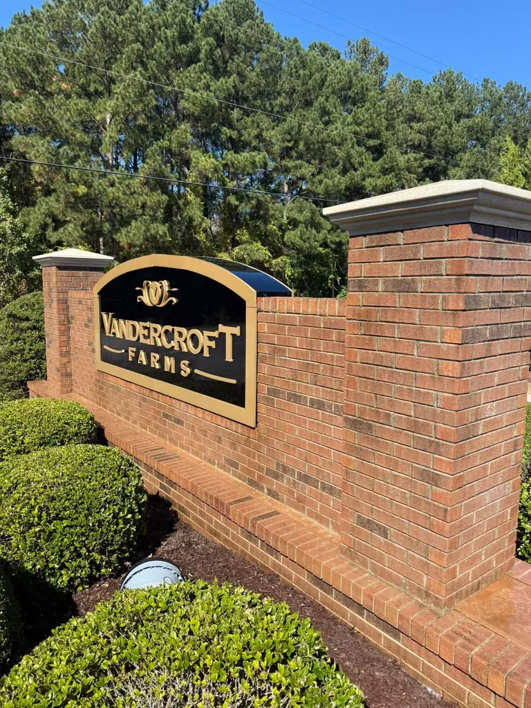 Vandercroft Farms HOA entrance sign