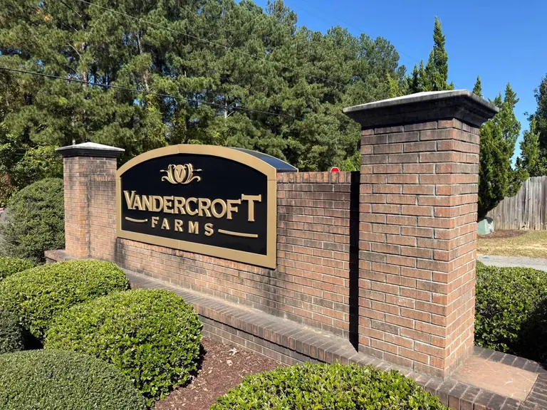 Vandercroft Farms brick entrance